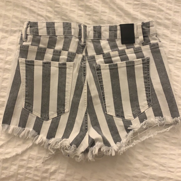 Zara jean shorts - Picture 2 of 2